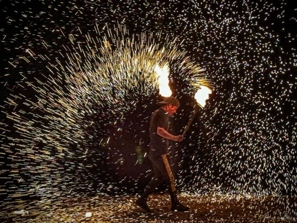 Agafay Desert: Dinner, Berber Music & Fire Show Under the Stars